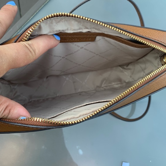 Michael kors Jet Set Crossbody - Picture 3 of 6